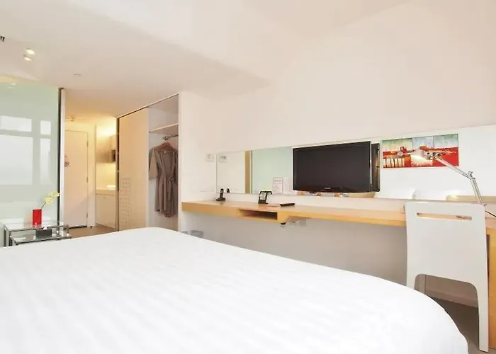 60 West Hotel